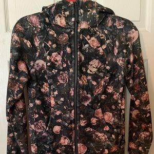 Old pattern ‼️ Size 6, rare, Lululemon, scuba hooded zip up (I believe)
